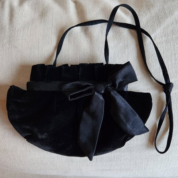 🇨🇦 Black Velvet Evening Bag with Satin Bow - Picture 1 of 7